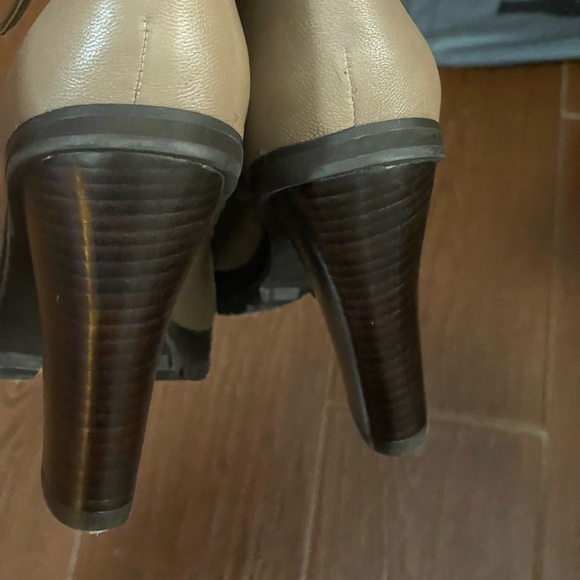 Kelsi Dagger Brown Taupe Lace Up Heeled Booties Size 6.5 leather EVA1 buckles - Picture 16 of 16